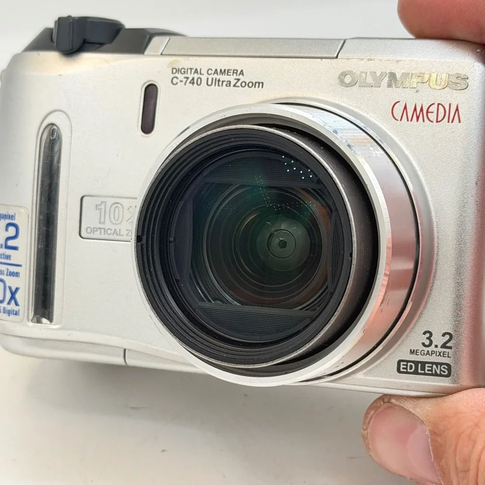 Olympus Camedia C-740 Ultra Zoom 3.2MP Digital Camera Silver 10x Optical Zoom